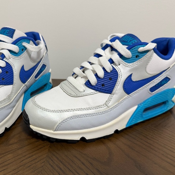 Nike Other - Nike youth Air Max 90 White and Blue Sneakers